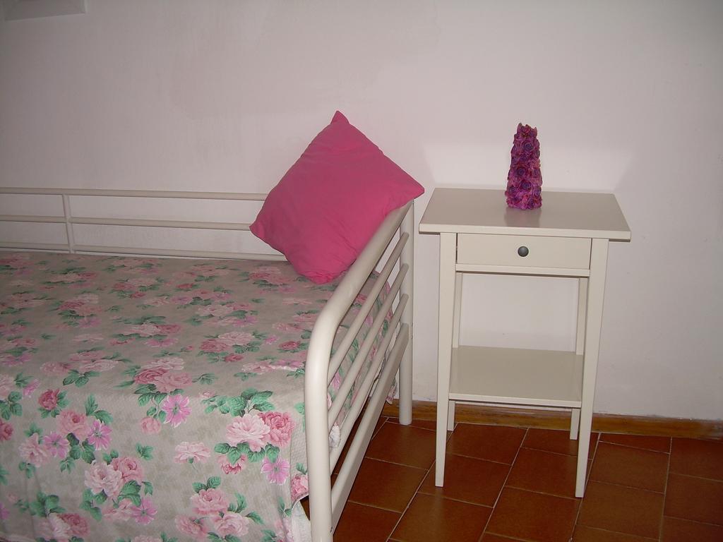 Casa Mary Apartment Бренцоне сул Гарда Стая снимка