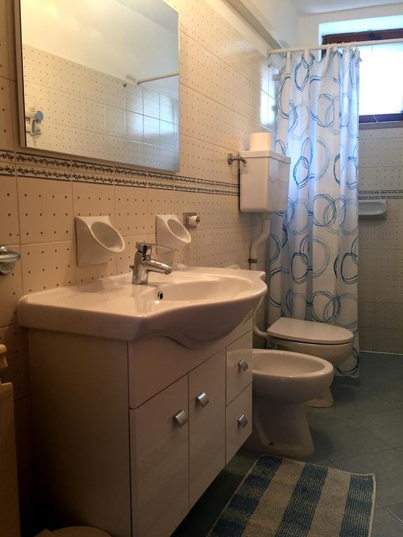 Casa Mary Apartment Бренцоне сул Гарда Екстериор снимка